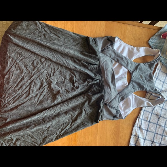 Lululemon Size 6 tank - Picture 2 of 2